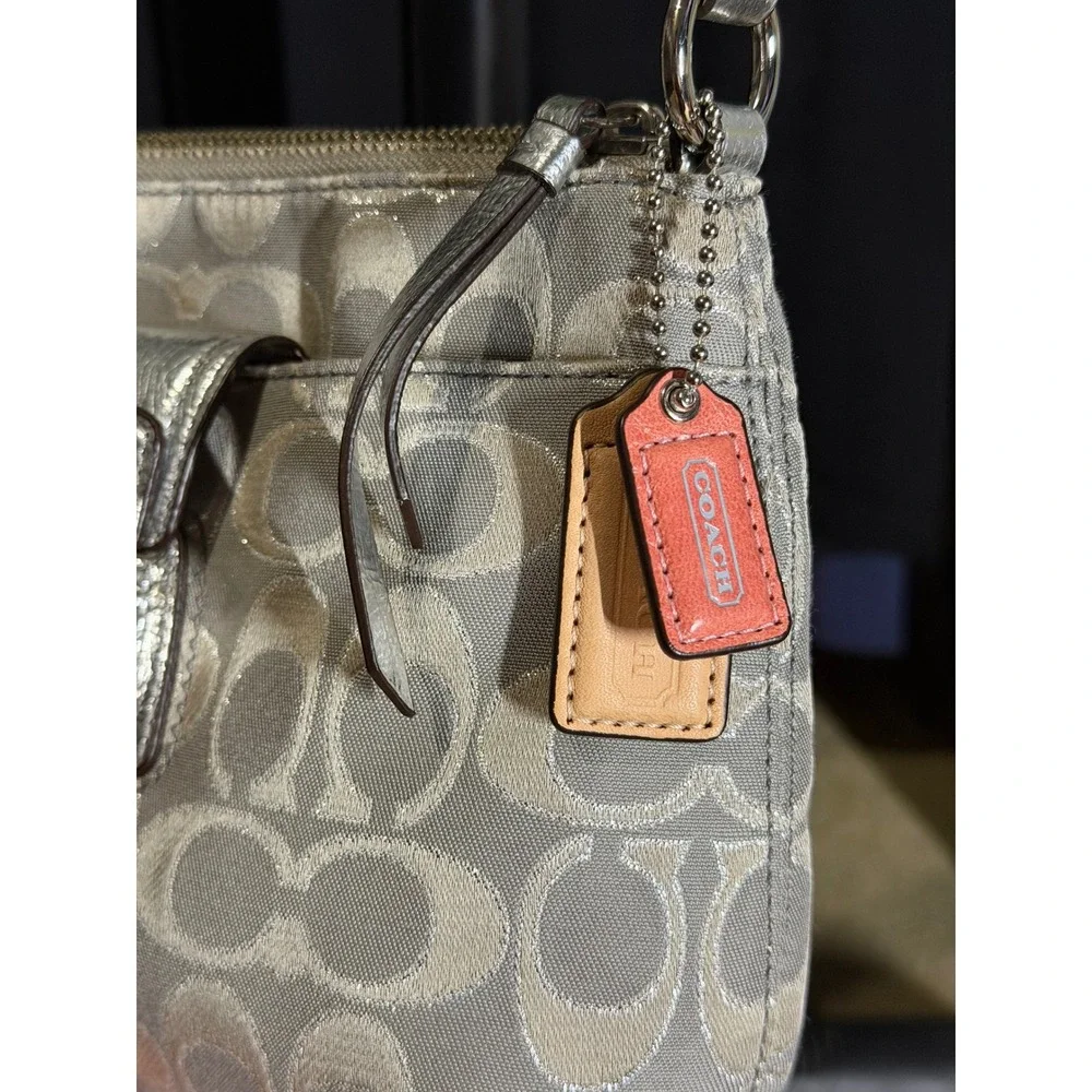 Coach poppy signature